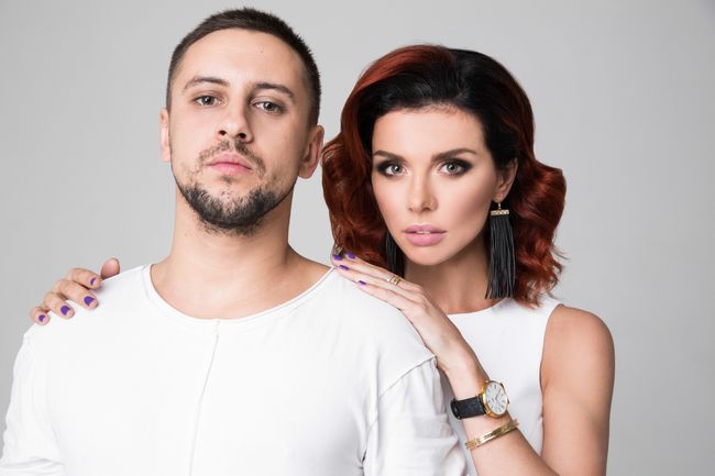 Анна Седокова снялась в чувственной фотосессии с Monatik